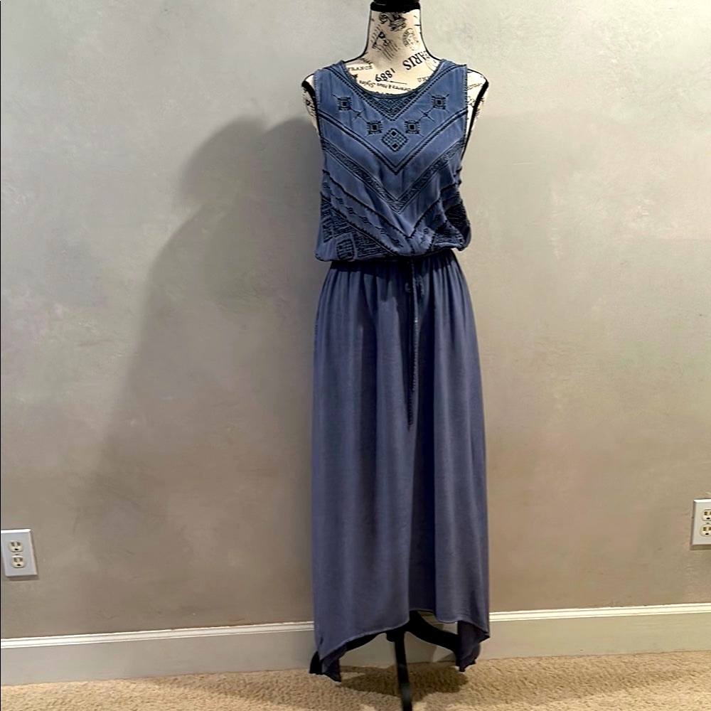 NWOT Elegant Blue Sleeveless Dress